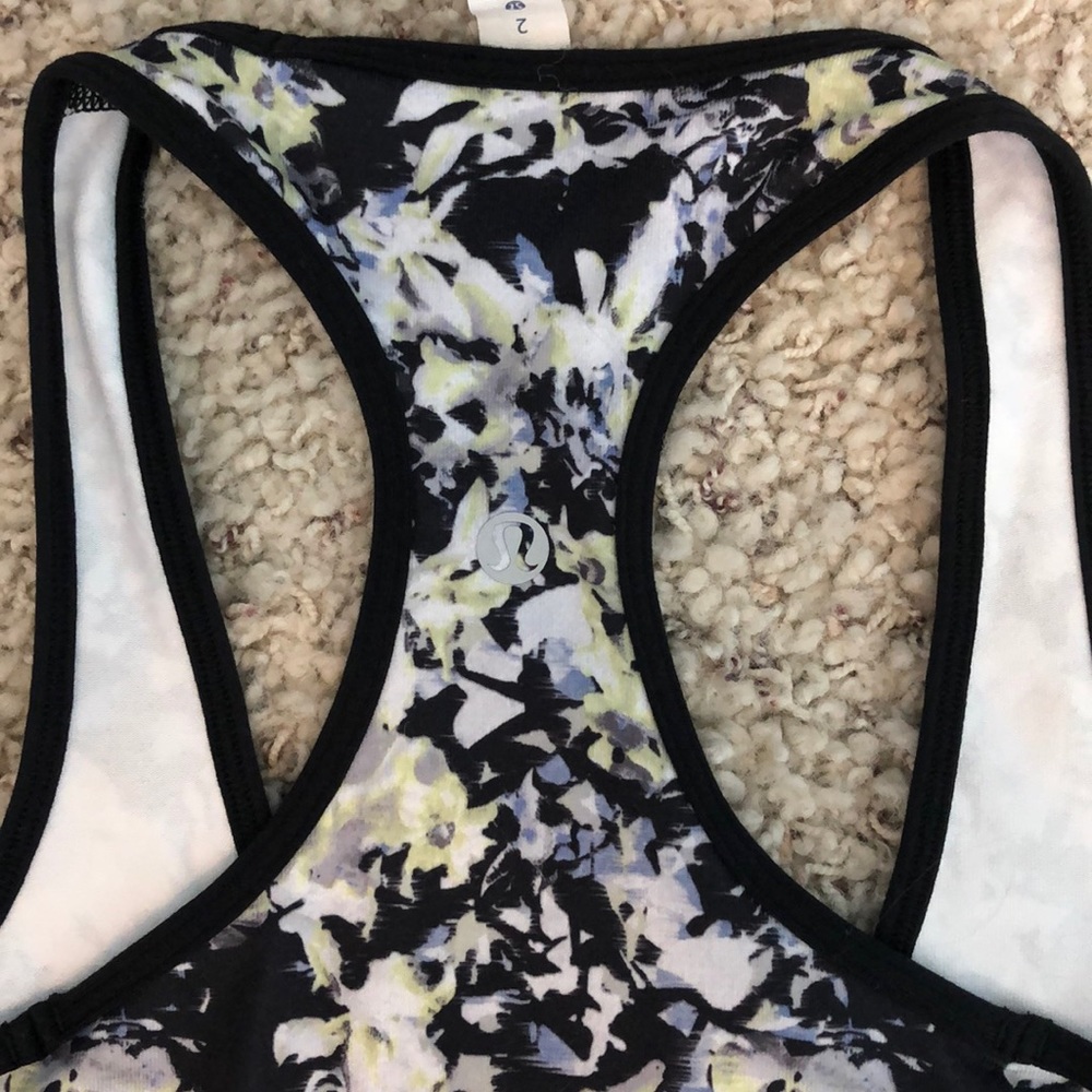 Lululemon Tank - Picture 4 of 4